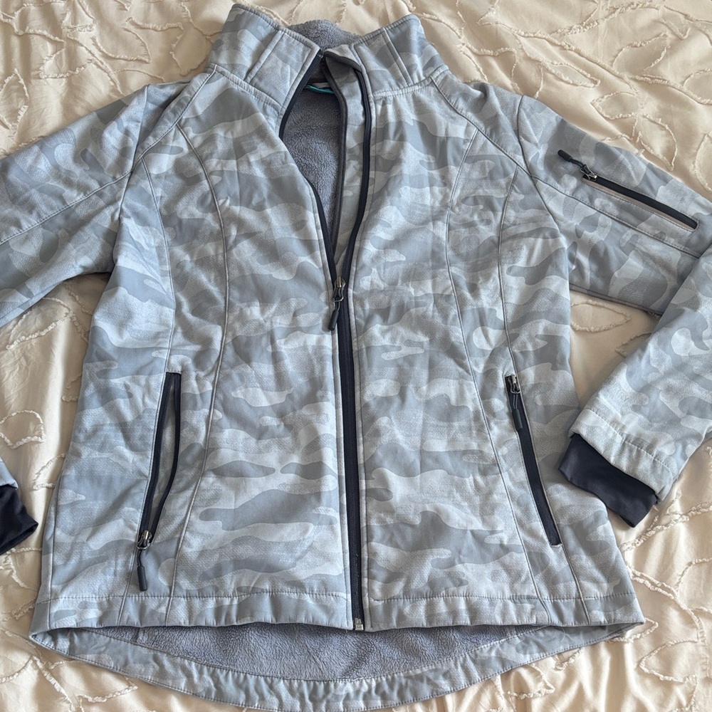 Free Country Light Gray Camouflage Coat with Full Zip